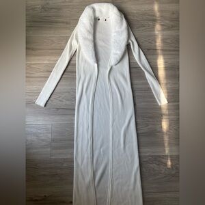 Long white cardigan with faux fur trim